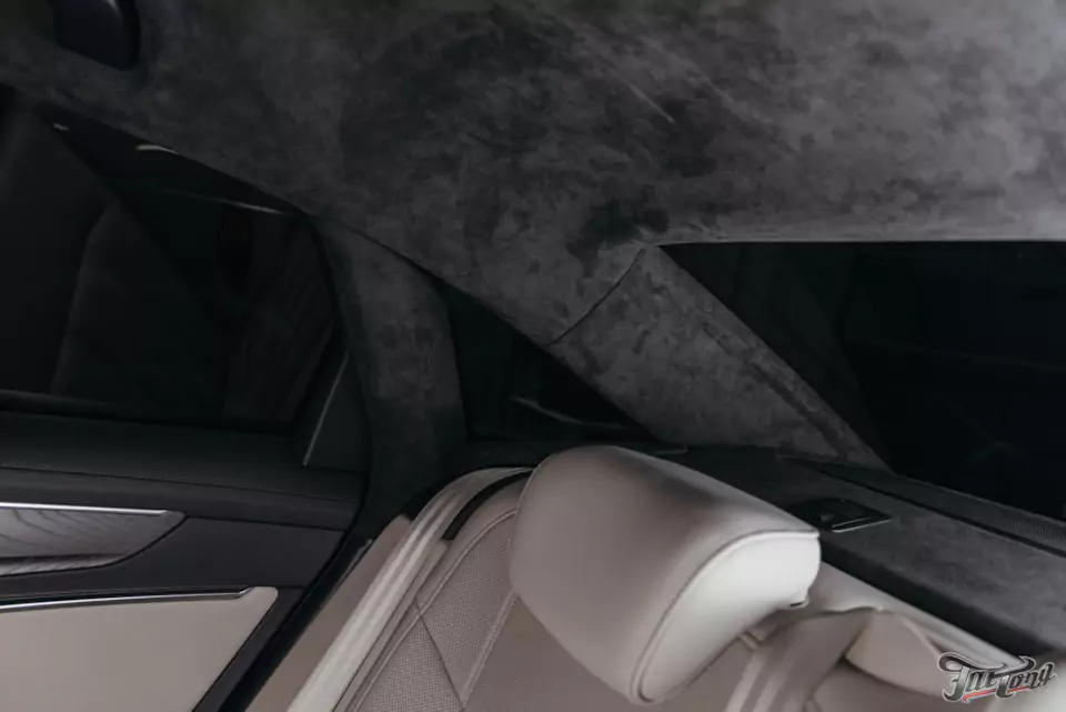 Перетянули потолок Audi A6 в алькантару и окрасили потолочный пластик в черный цвет